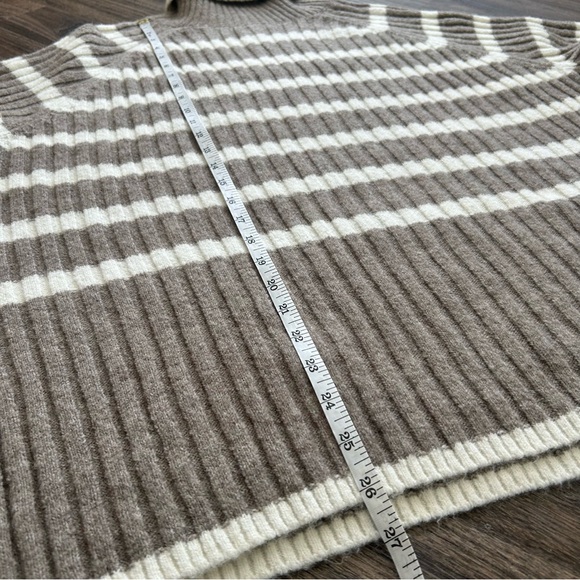 H&M Rib-Knit Turtleneck Long Sleeve Striped Boxy Sweater - Picture 8 of 9